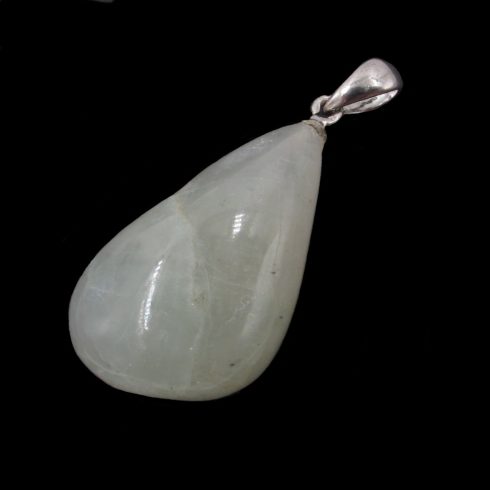 Garnierit csepp medál