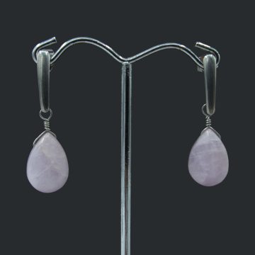 Kunzit cseppfülbevaló