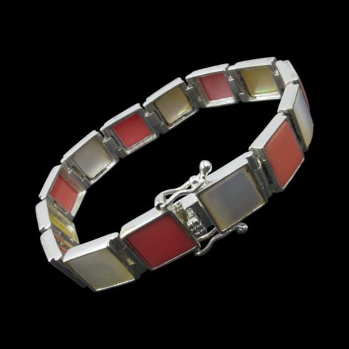 Gyöngyház és korall karkötő