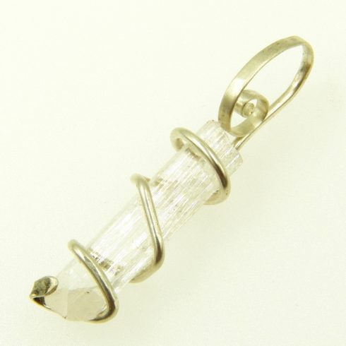 Egyedi danburit medál