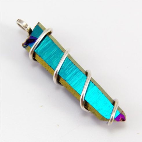 Egyedi készítésű szivárványaura kvarc medál