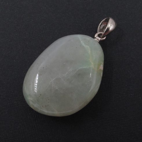 Garnierit ovális medál