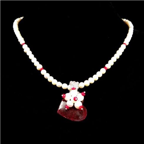 Egyedi tenyésztett gyöngyös rubin szív medál 