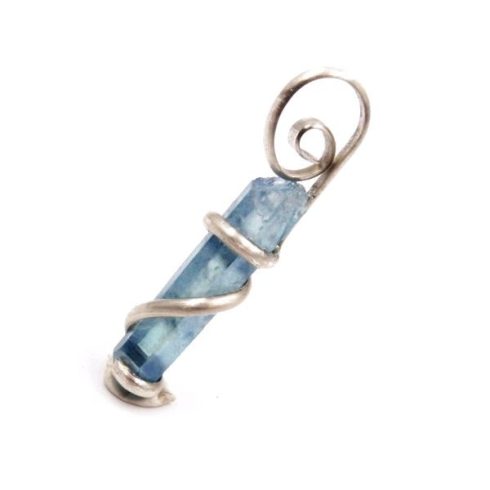 Egyedi készítésű Akva aura kvarc medál