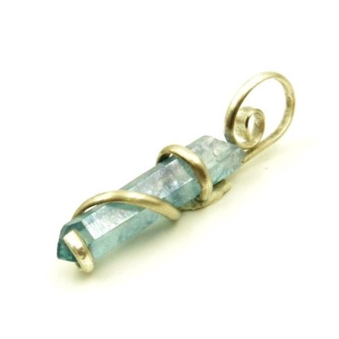 Egyedi készítésű Akva aura kvarc medál