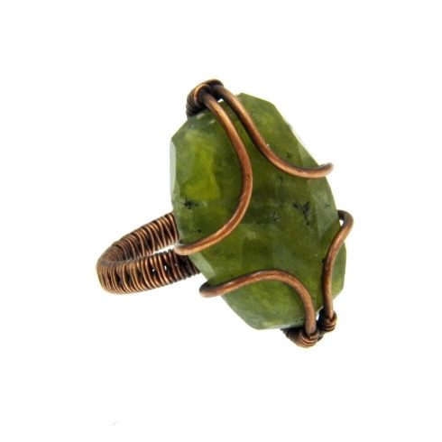 Vezuvian gyűrű, antikolt rézdrót foglalatban