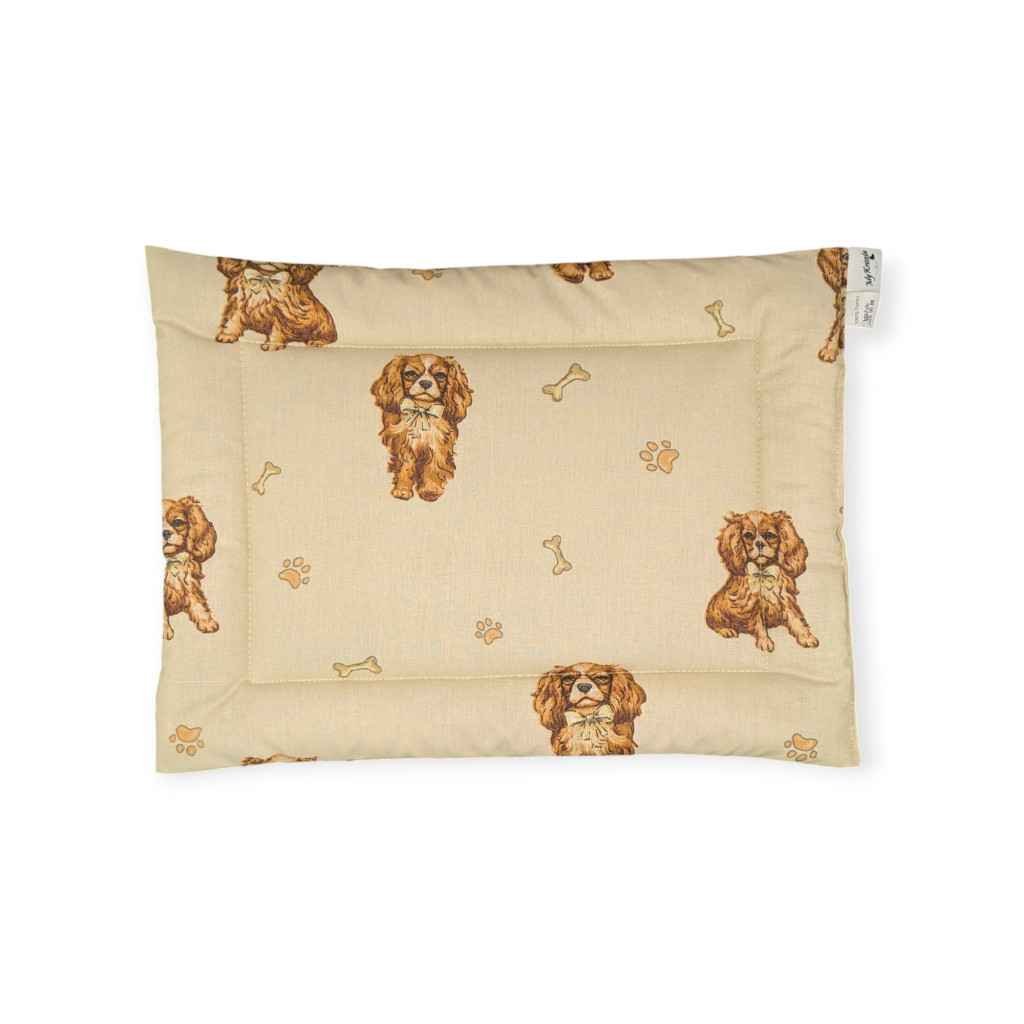 Image of Borostyánköves baba párna, -Beige alapon Cavalier King Charles spániel kutya