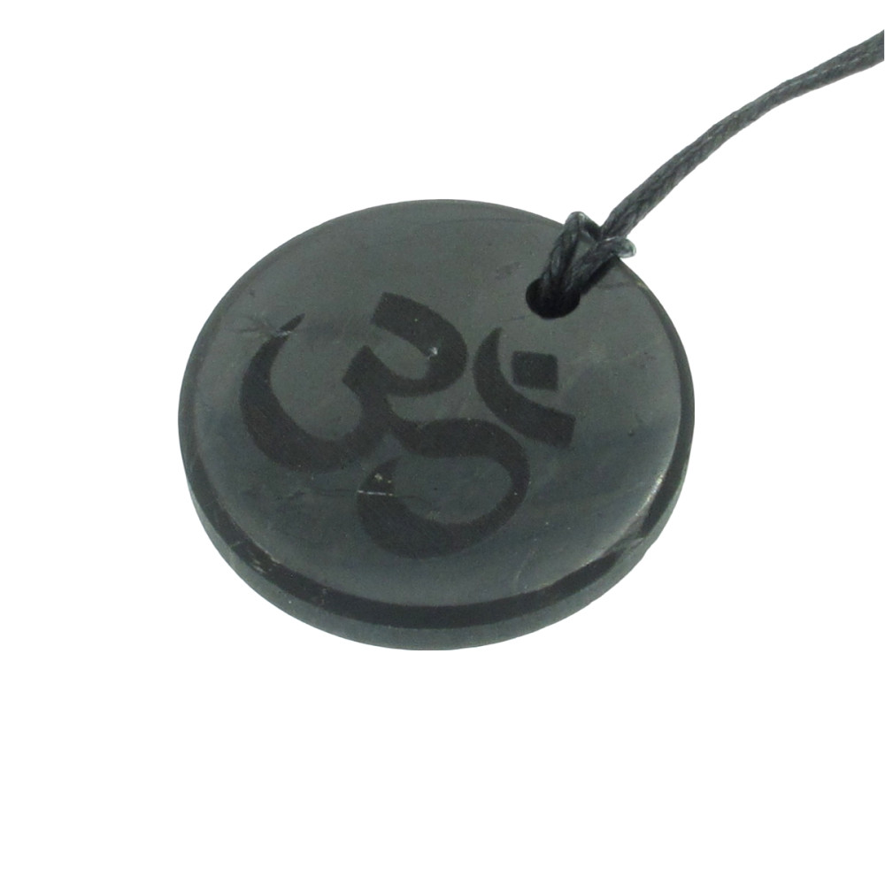 Gravírozott Shungit / Sungit medál OHM 3cm Gravírozott Shungit / Sungit medál OHM 3cm